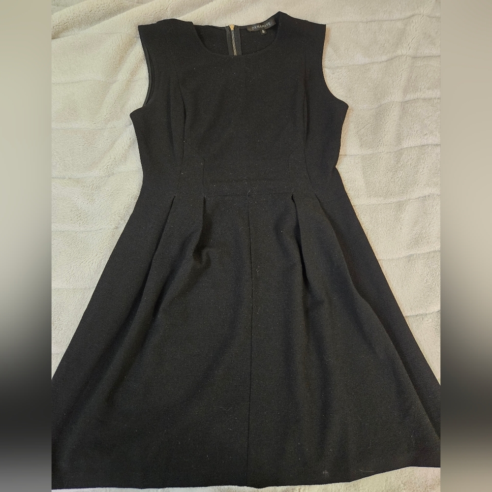 Elegant Black Sleeveless Dress
